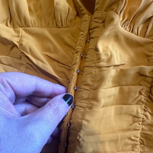 Long Sleeve Mustard Yellow Peasant Top Size Large - Picture 4 of 7